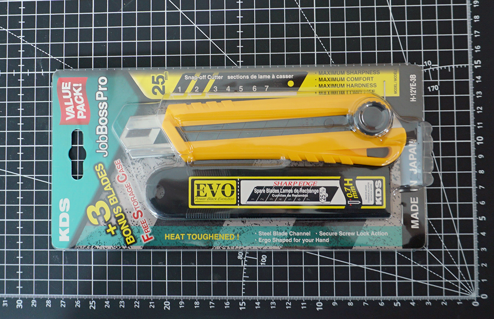 [KDS 케이디에스] H-12YE-3B 388-0044 대형나사잠금식커터칼 색상랜덤